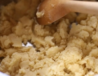 Tereyağlı Un Helvası Tarifi ve Malzemeleri Tereyağlı Un Helvası Tarifi ve Malzemeleri