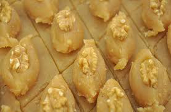 Sütlü Cevizli Un Helvası Tarifi ve Malzemeleri